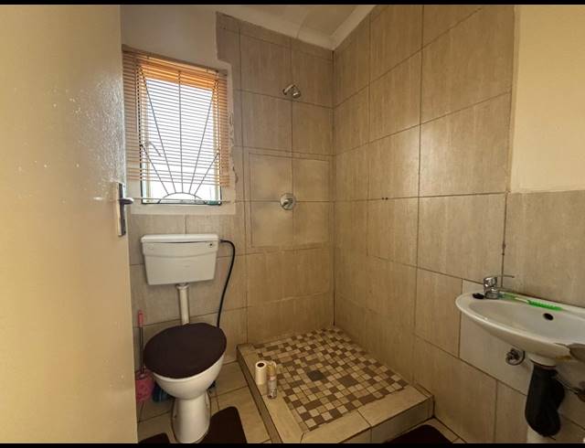 2 BEDROOM HOUSE FOR SALE IN VANDERBIJLPARK CE 4